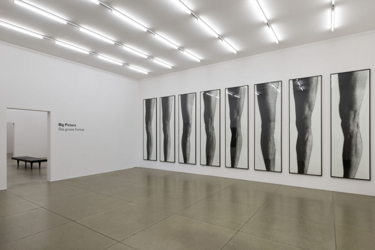 Ausstellungsansicht mit verschiedenen Werken im Aargauer Kunsthaus