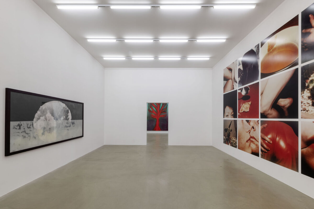 Ausstellungsansicht mit verschiedenen Werken im Aargauer Kunsthaus