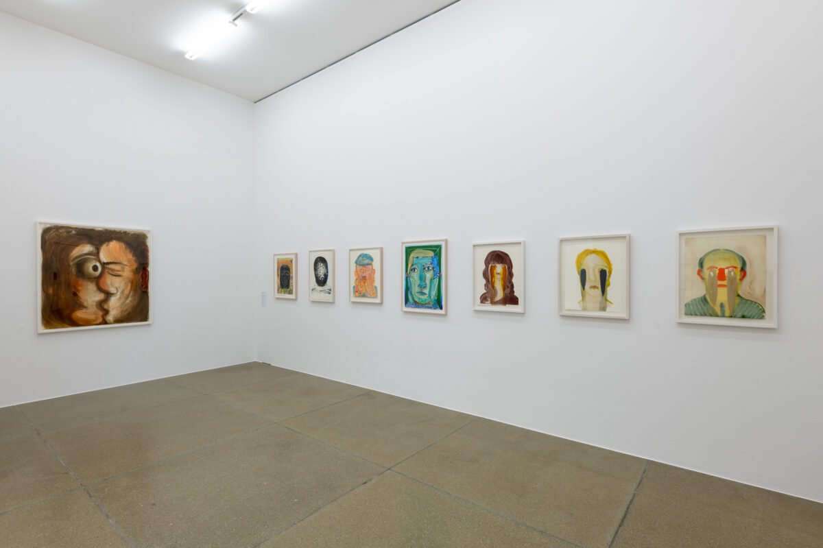 Ausstellungsansicht mit verschiedenen Werken im Aargauer Kunsthaus