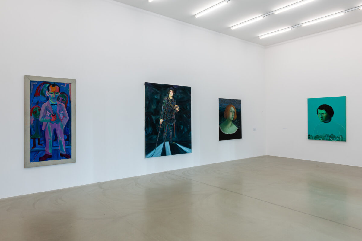 Ausstellungsansicht mit verschiedenen Werken im Aargauer Kunsthaus