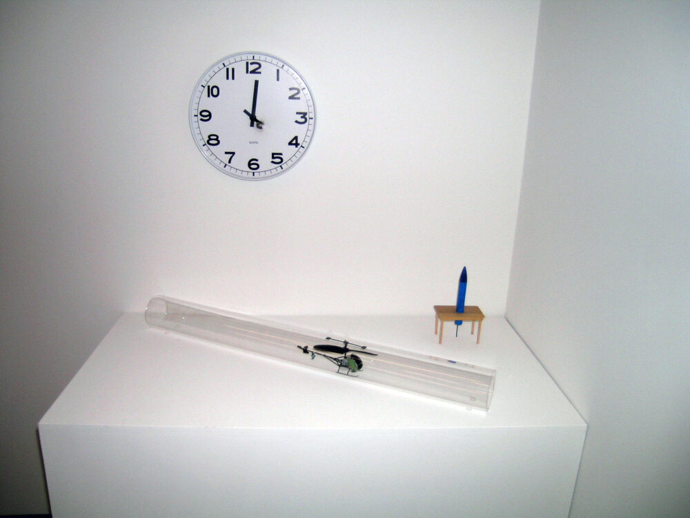 Ausstellungsansicht mit verschiedenen Kunstwerken im Aargauer Kunsthaus