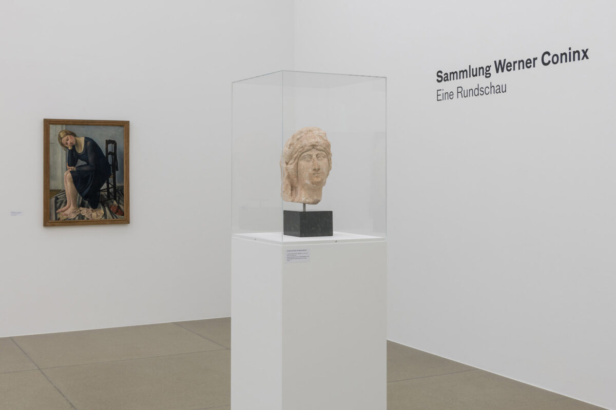 Ausstellungsansicht mit verschiedenen Werken im Aargauer Kunsthaus