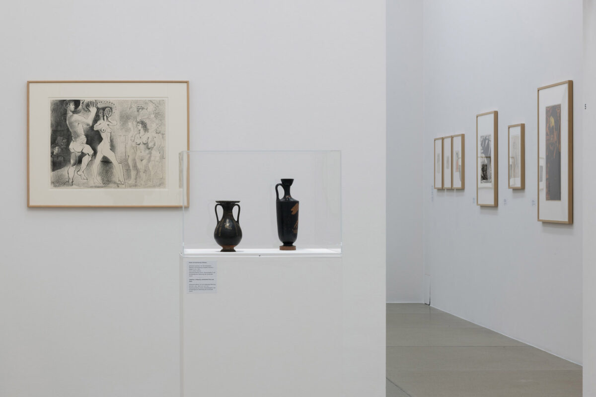 Ausstellungsansicht mit verschiedenen Werken im Aargauer Kunsthaus