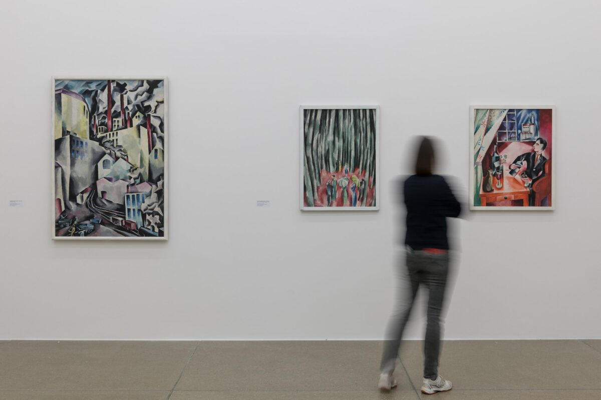 Ausstellungsansicht mit verschiedenen Werken im Aargauer Kunsthaus