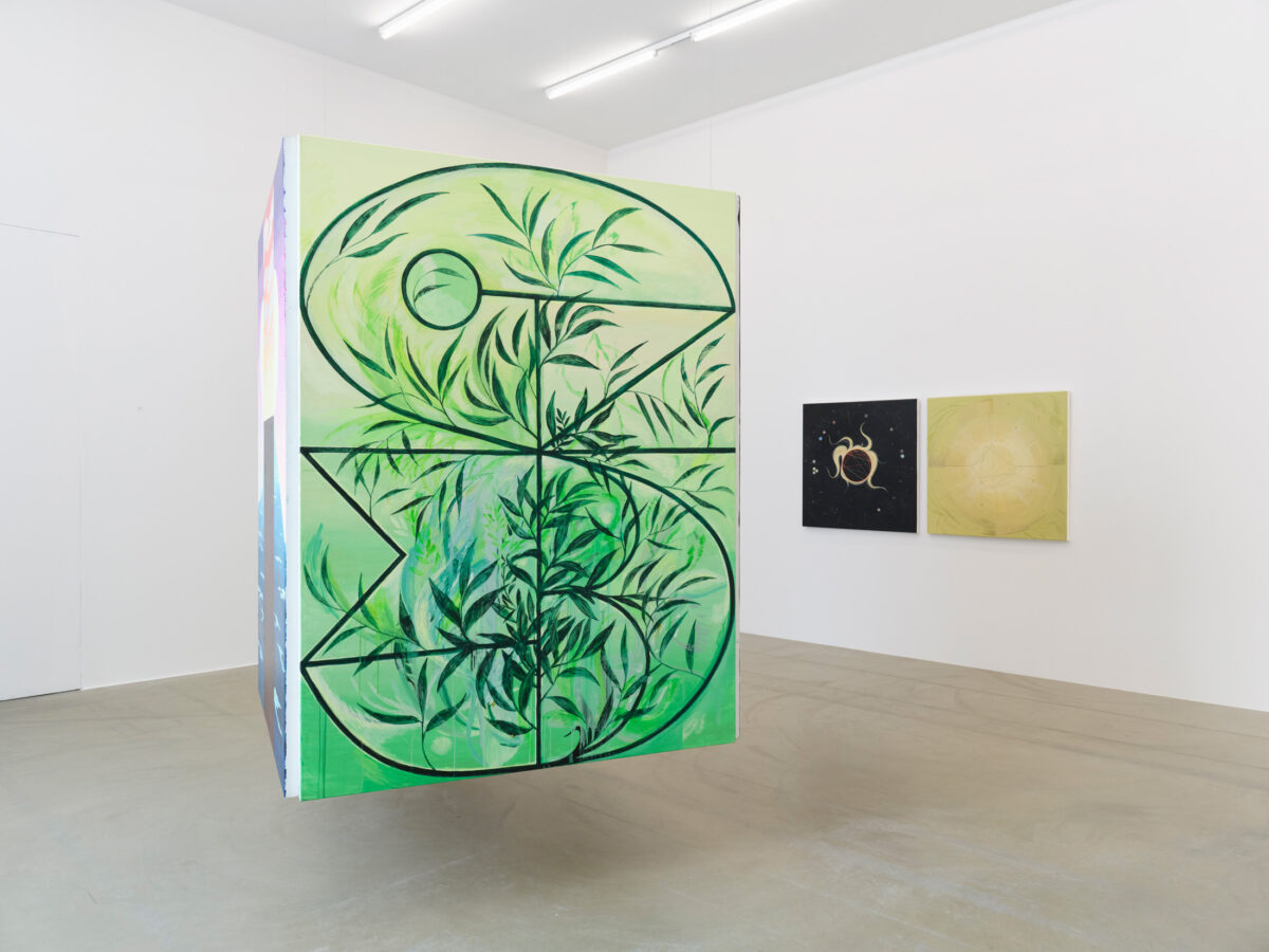 Ausstellungsansicht mit verschiedenen Werken im Aargauer Kunsthaus