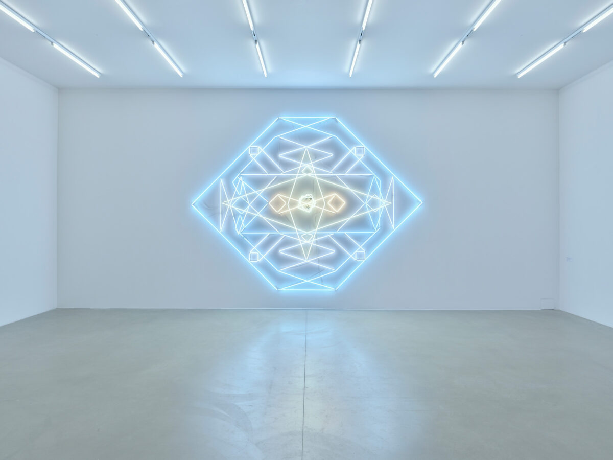 Ausstellungsansicht mit verschiedenen Werken im Aargauer Kunsthaus