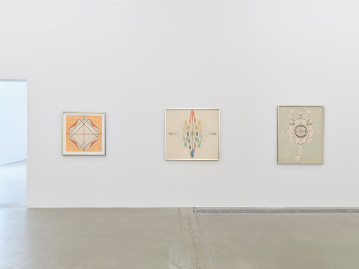 Ausstellungsansicht mit verschiedenen Werken im Aargauer Kunsthaus