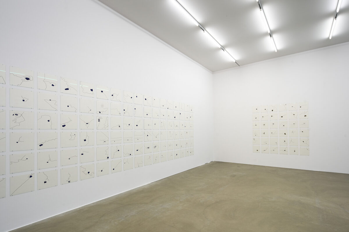 Ausstellungsansicht mit verschiedenen Werken im Aargauer Kunsthaus