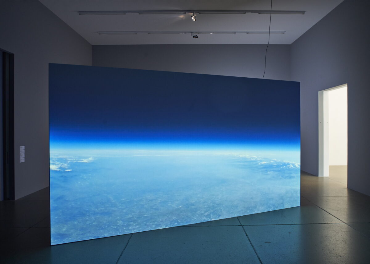 Ausstellungsansicht mit verschiedenen Werken im Aargauer Kunsthaus