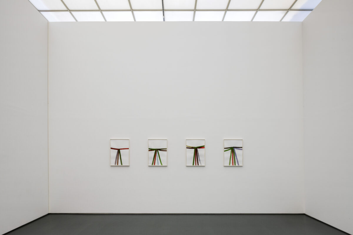 Ausstellungsansicht mit verschiedenen Werken im Aargauer Kunsthaus