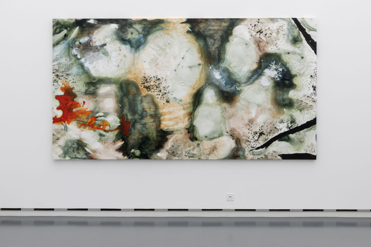 Ausstellungsansicht mit verschiedenen Werken im Aargauer Kunsthaus