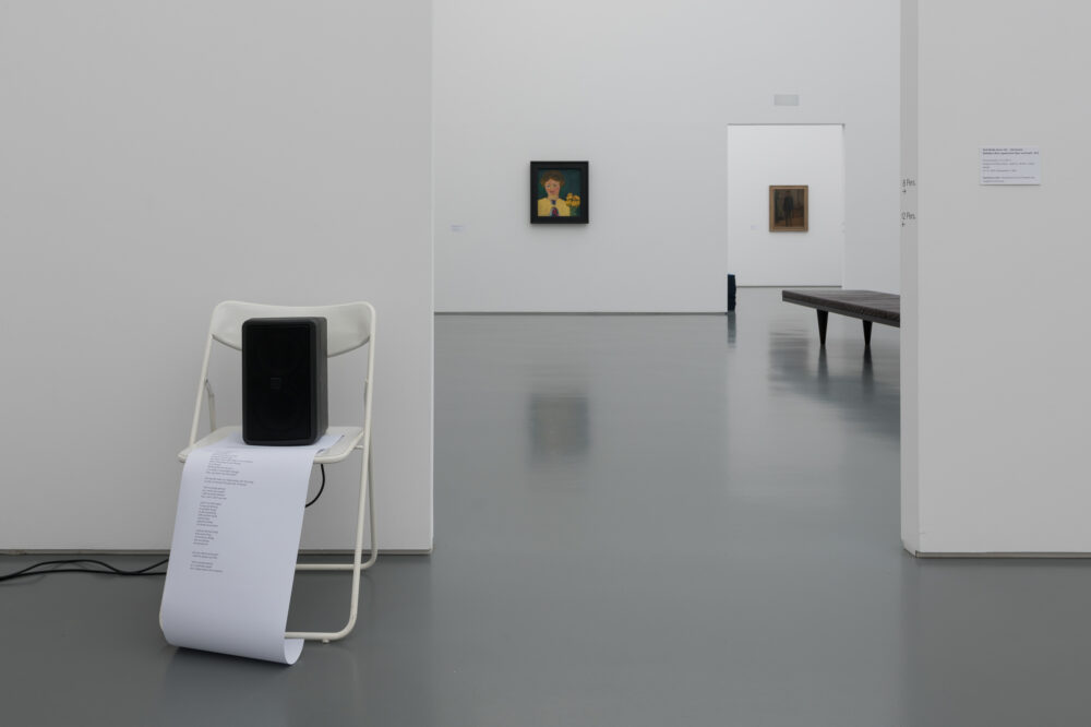 Ausstellungsansicht mit verschiedenen Werken im Aargauer Kunsthaus