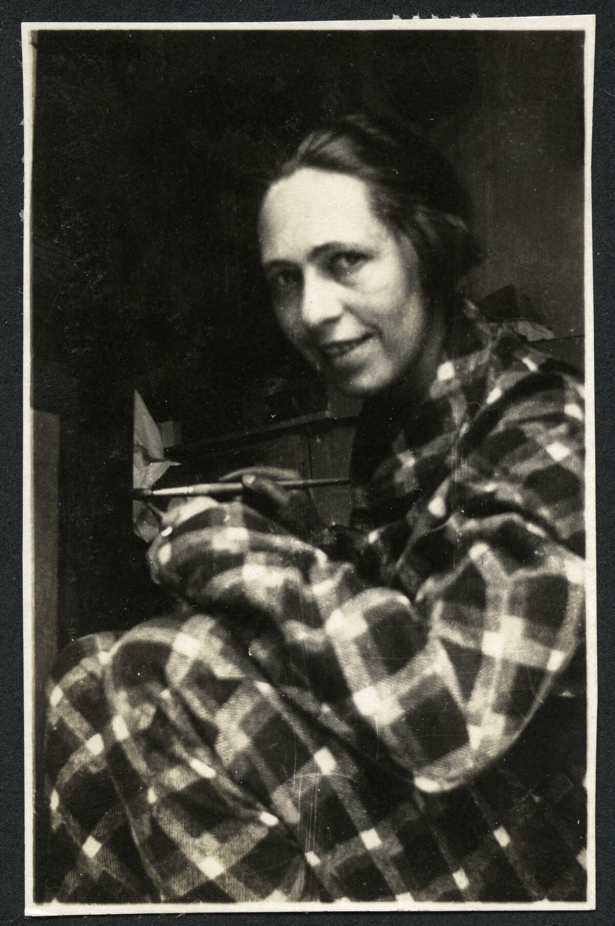 Foto einer Frau, die zeichnet