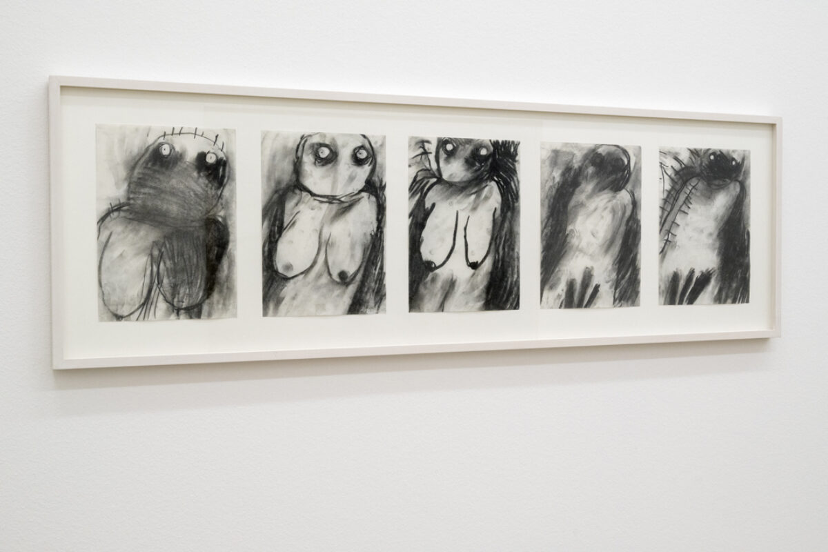 Ausstellungsansicht mit verschiedenen Gemälden im Aargauer Kunsthaus