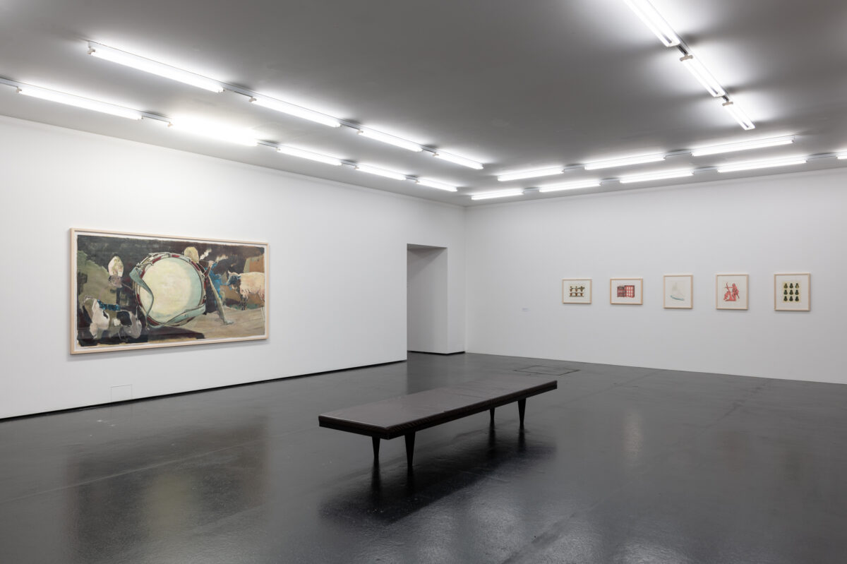 Ausstellungsansicht mit verschiedenen Gemälden im Aargauer Kunsthaus