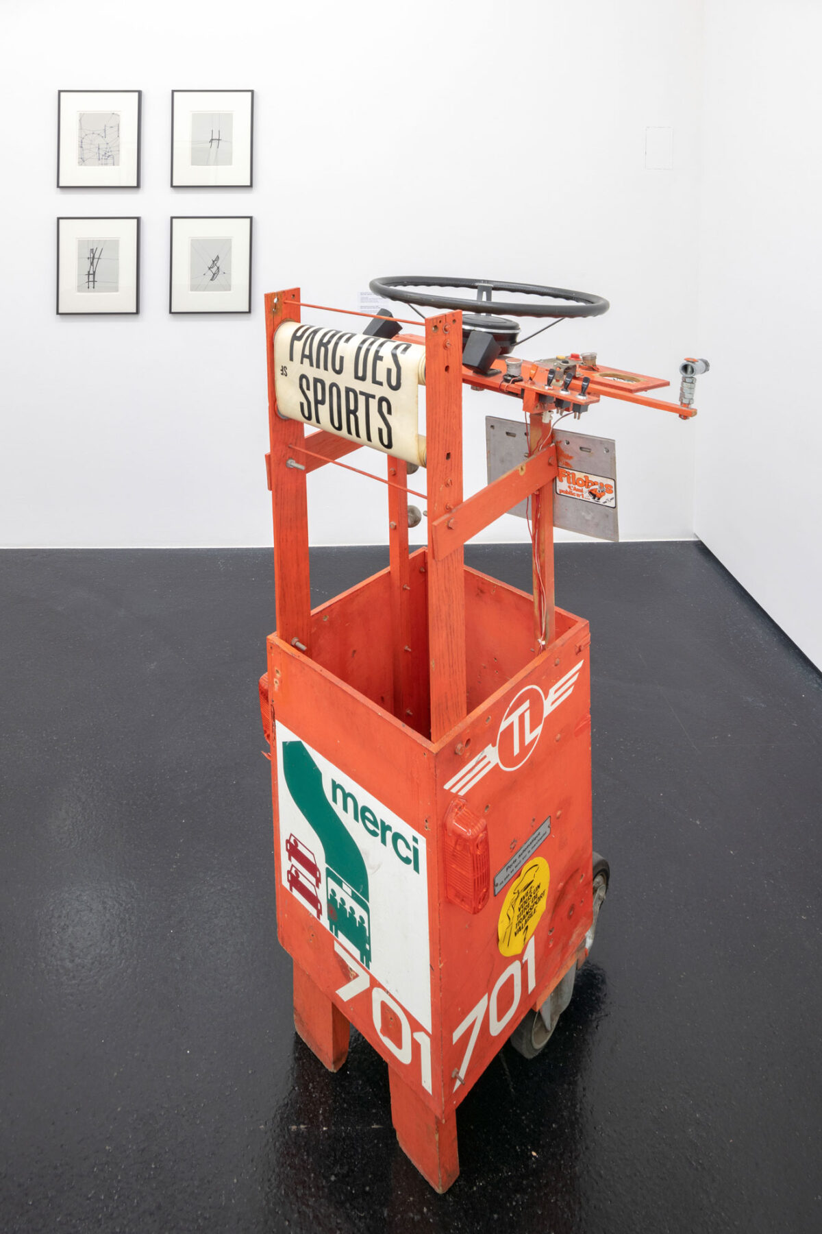 Ausstellungsansicht mit verschiedenen Werken im Aargauer Kunsthaus