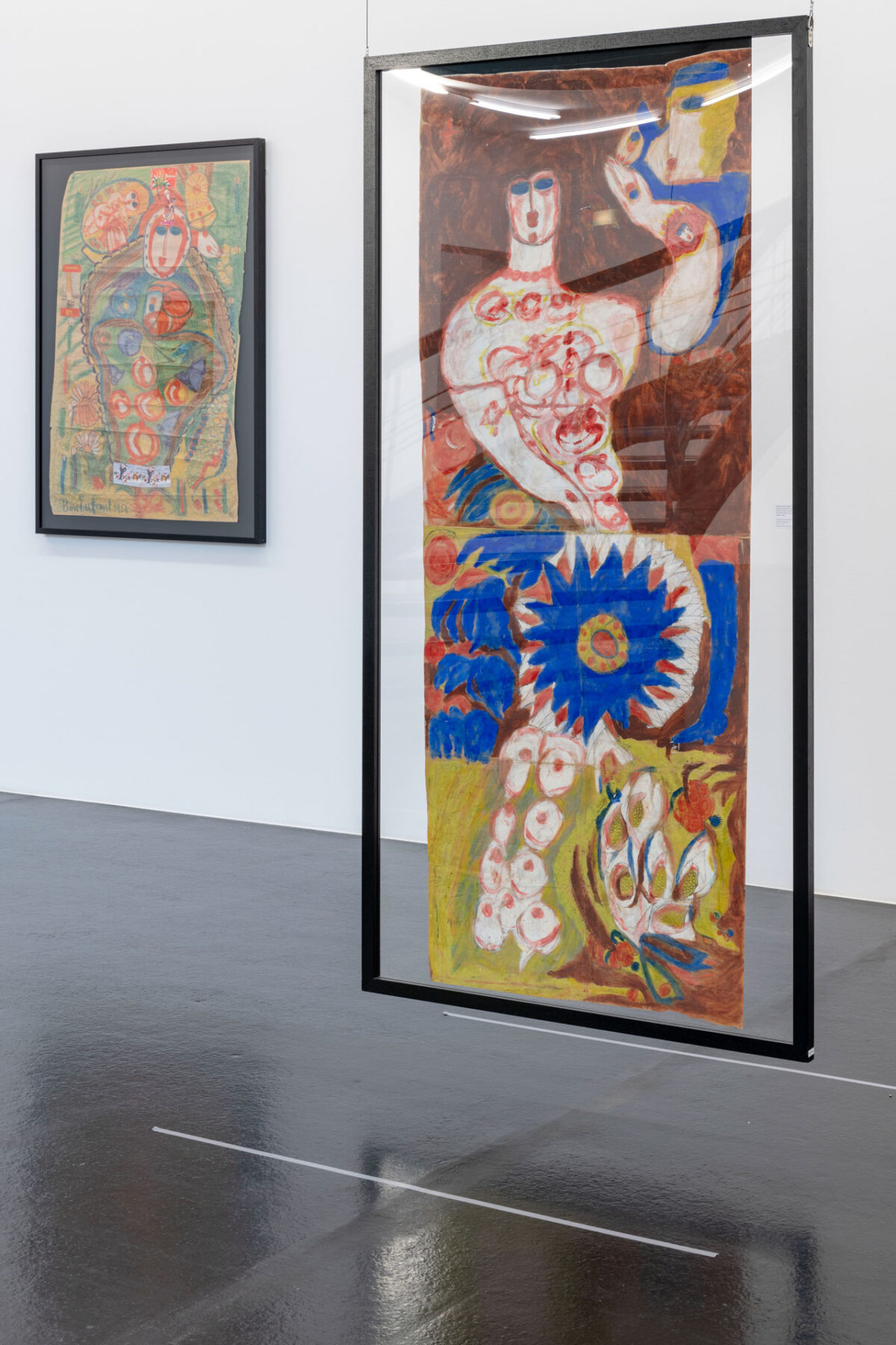 Ausstellungsansicht mit verschiedenen Werken im Aargauer Kunsthaus