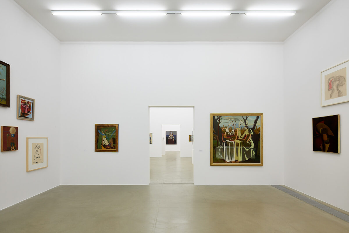 Installationsansicht von verschiedenen Kunstwerken im Aargauer Kunsthaus