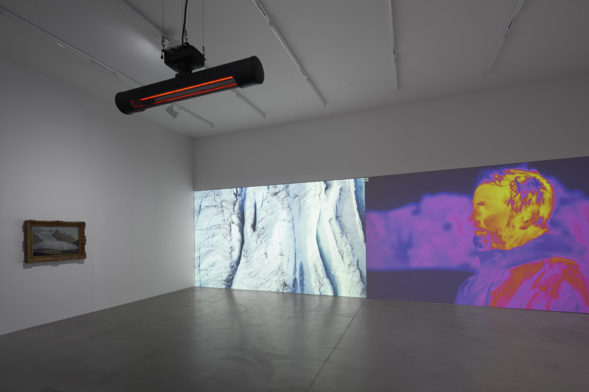 Installationsansicht von Kunstwerken im Aargauer Kunsthaus