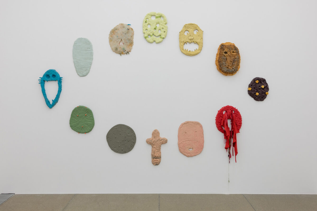 Installationsansicht von Kunstwerken im Aargauer Kunsthaus