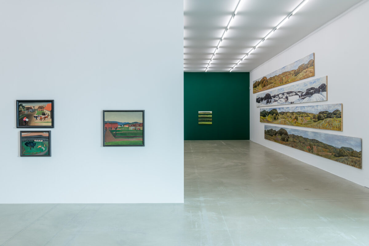 Ausstellungsansicht mit verschiedenen Werken im Aargauer Kunsthaus