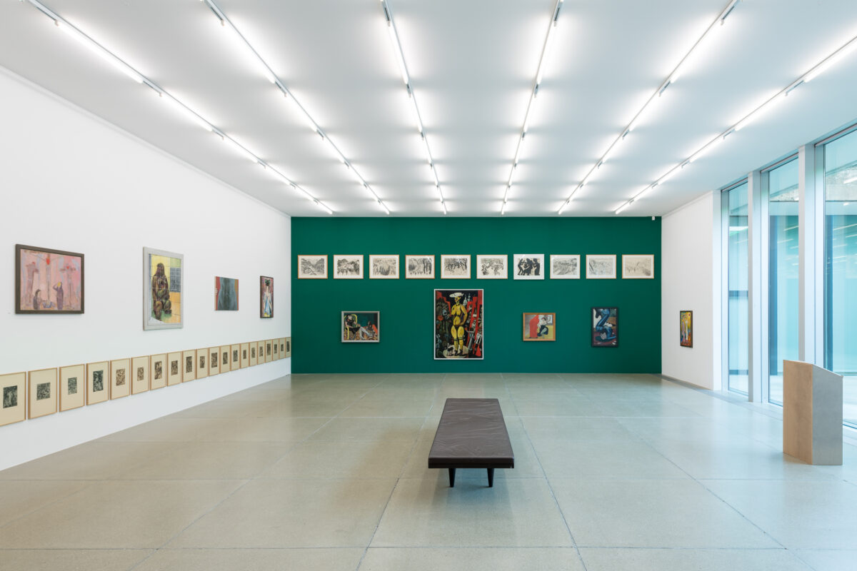 Ausstellungsansicht mit verschiedenen Werken im Aargauer Kunsthaus