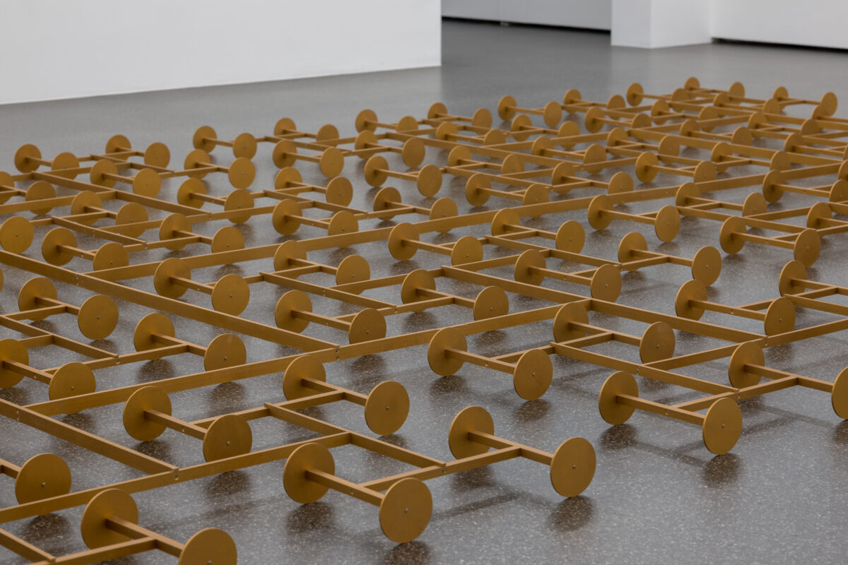 Ausstellungsansicht der Sammlung mit verschiedenen Kunstwerken im Aargauer Kunsthaus