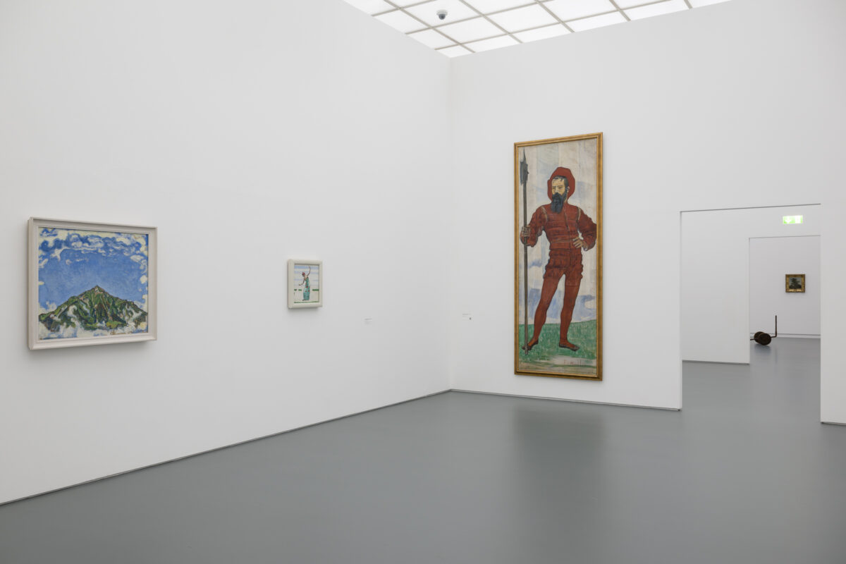 Ausstellungsansicht der Sammlung mit verschiedenen Kunstwerken im Aargauer Kunsthaus