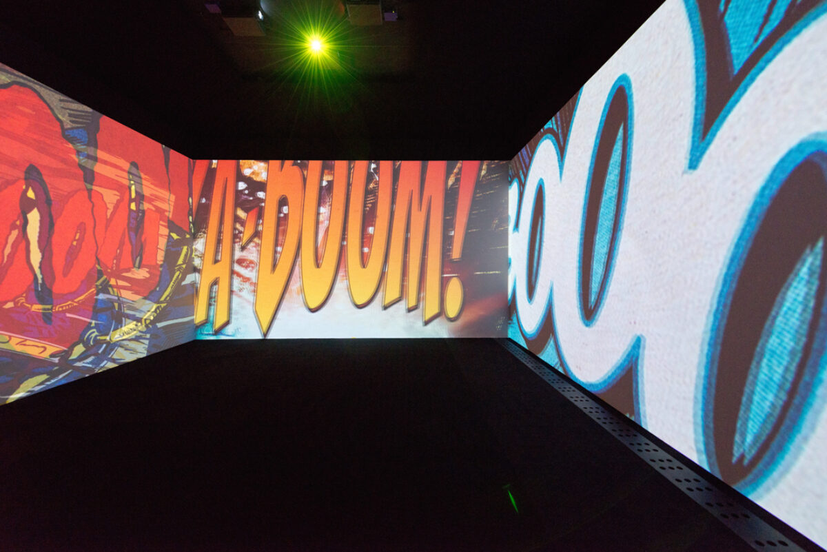 Ausstellungsansicht mit verschiedenen Kunstwerken im Aargauer Kunsthaus