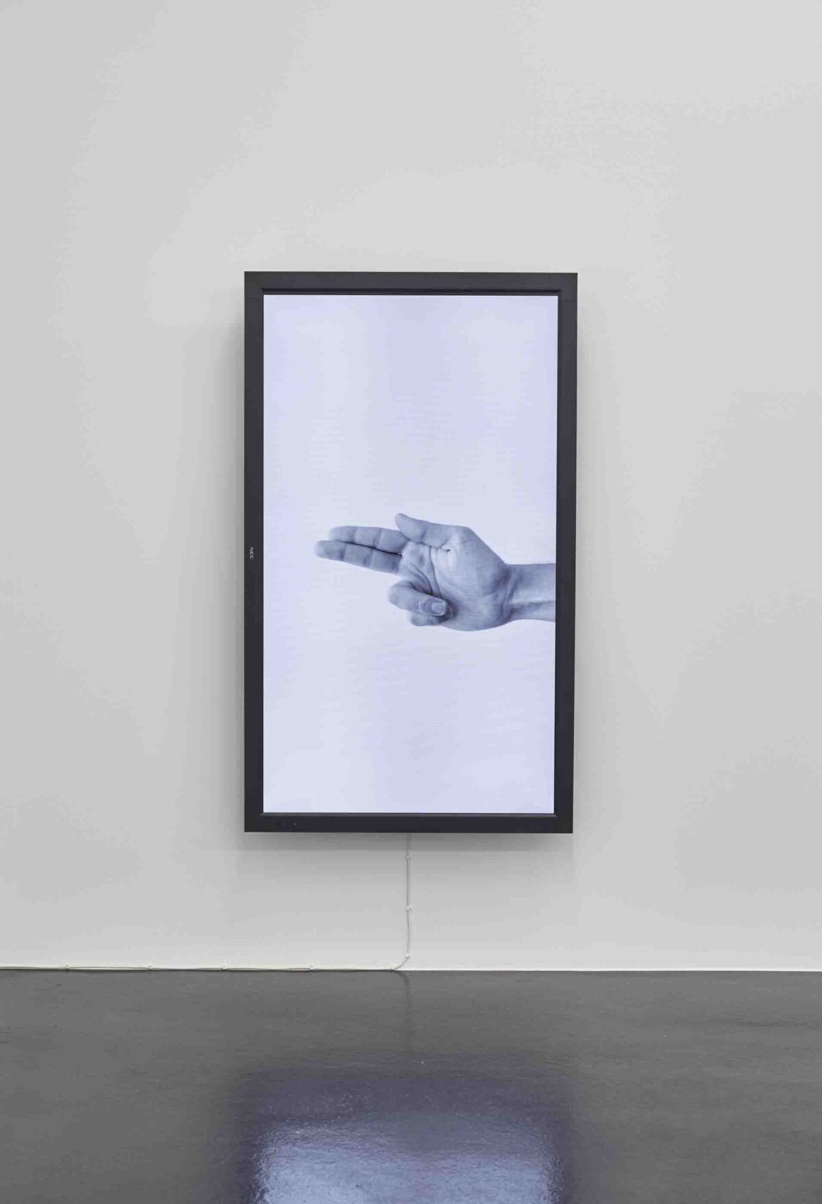 Ausstellungsansicht mit verschiedenen Kunstwerken im Aargauer Kunsthaus