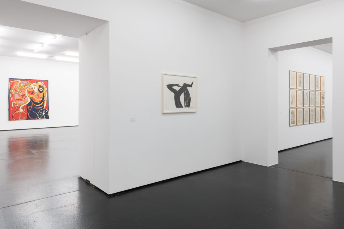 Ausstellungsansicht mit verschiedenen Kunstwerken im Aargauer Kunsthaus