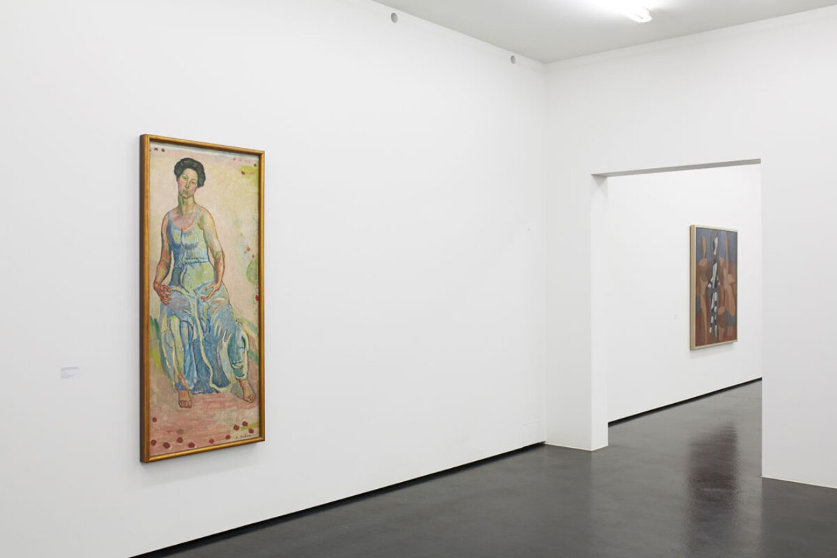 Ausstellungsansicht mit verschiedenen Kunstwerken im Aargauer Kunsthaus