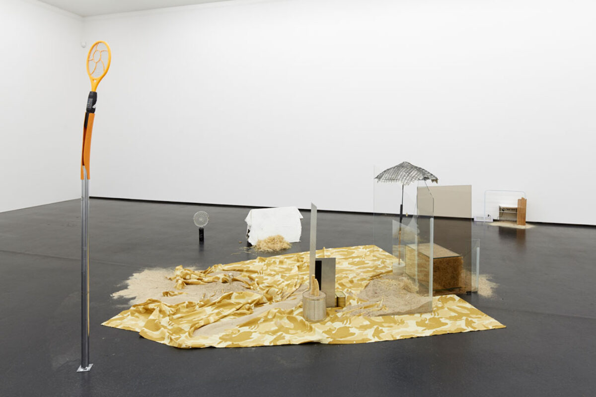 Ausstellungsansicht mit verschiedenen Kunstwerken im Aargauer Kunsthaus