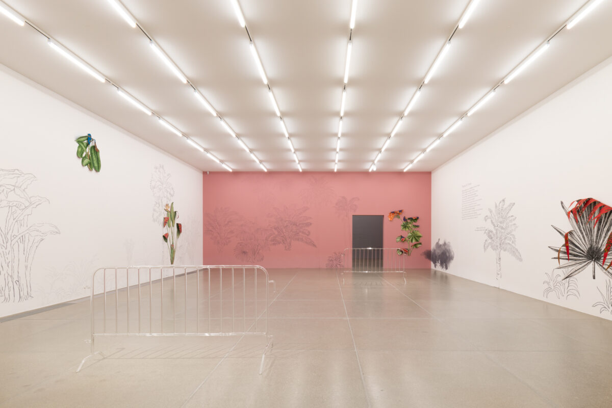 Ausstellungsansicht von verschiedenen Kunstwerken im Aargauer Kunsthaus