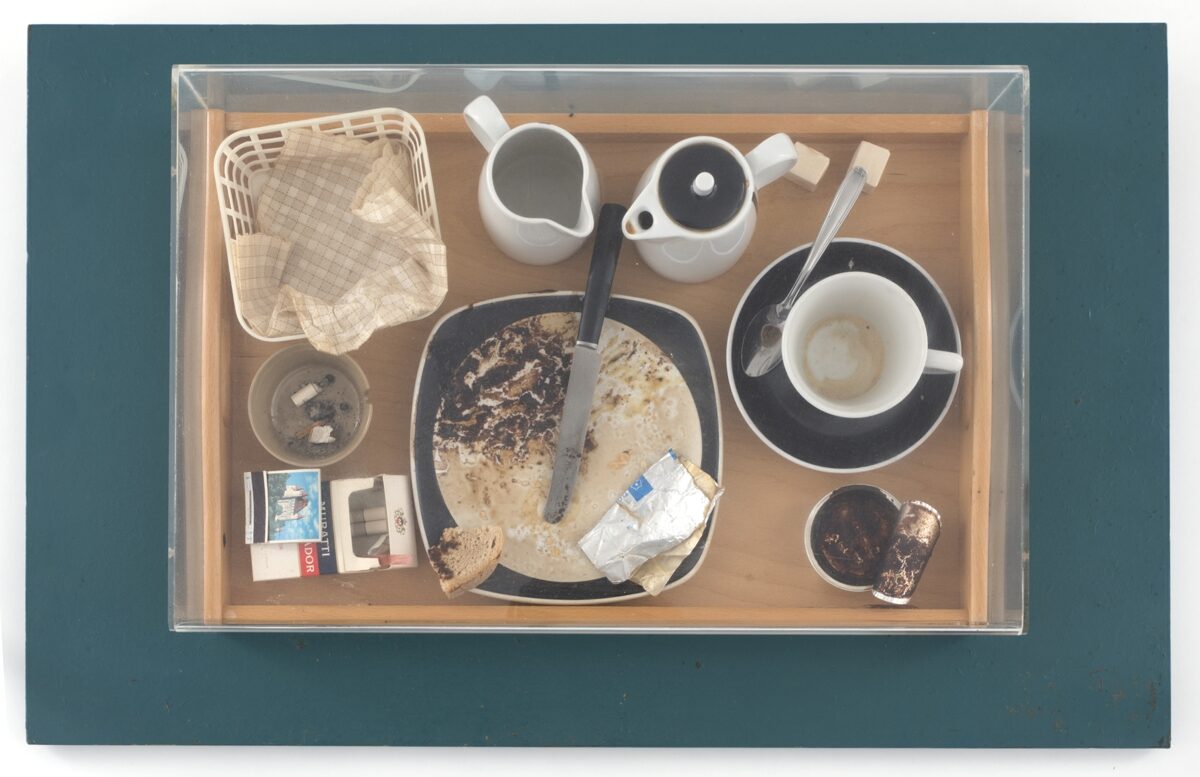 Daniel Spoerri, Variations d'un petit déjeuner, 1966