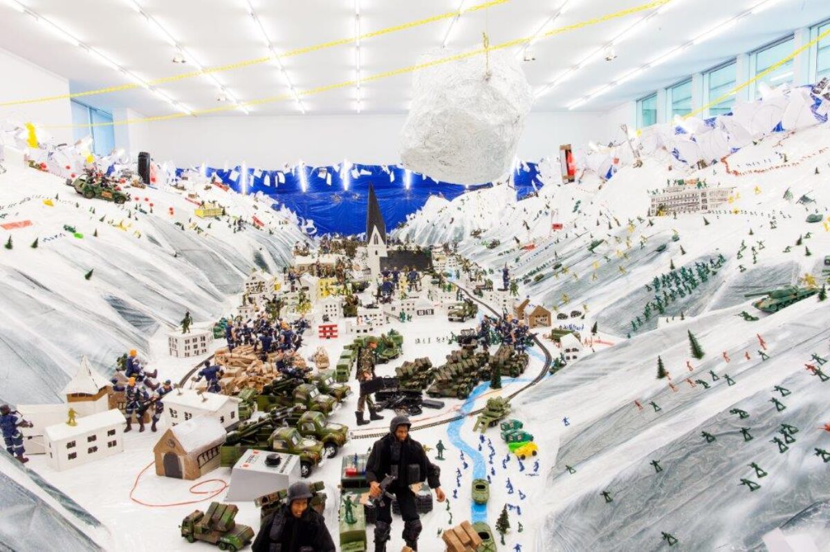 Thomas Hirschhorn, Wirtschaftslandschaft Davos, 2001