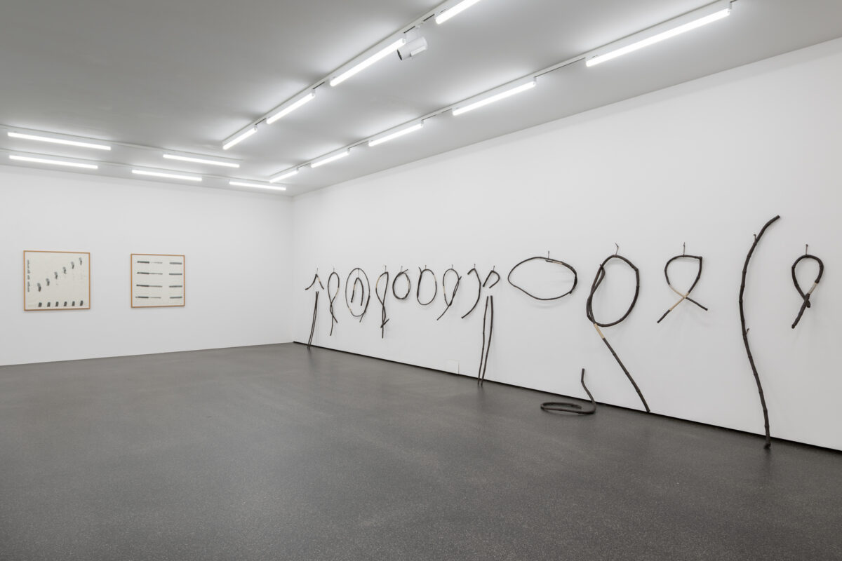 Ausstellungsansicht der Sammlung mit verschiedenen Kunstwerken im Aargauer Kunsthaus