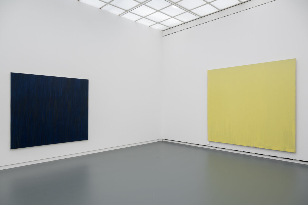 Ausstellungsansicht der Sammlung mit verschiedenen Kunstwerken im Aargauer Kunsthaus