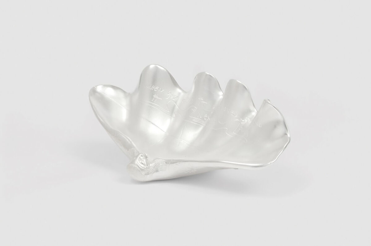 Foto eines Werks von Shamiran Istifan, das eine Muschel zeigt.