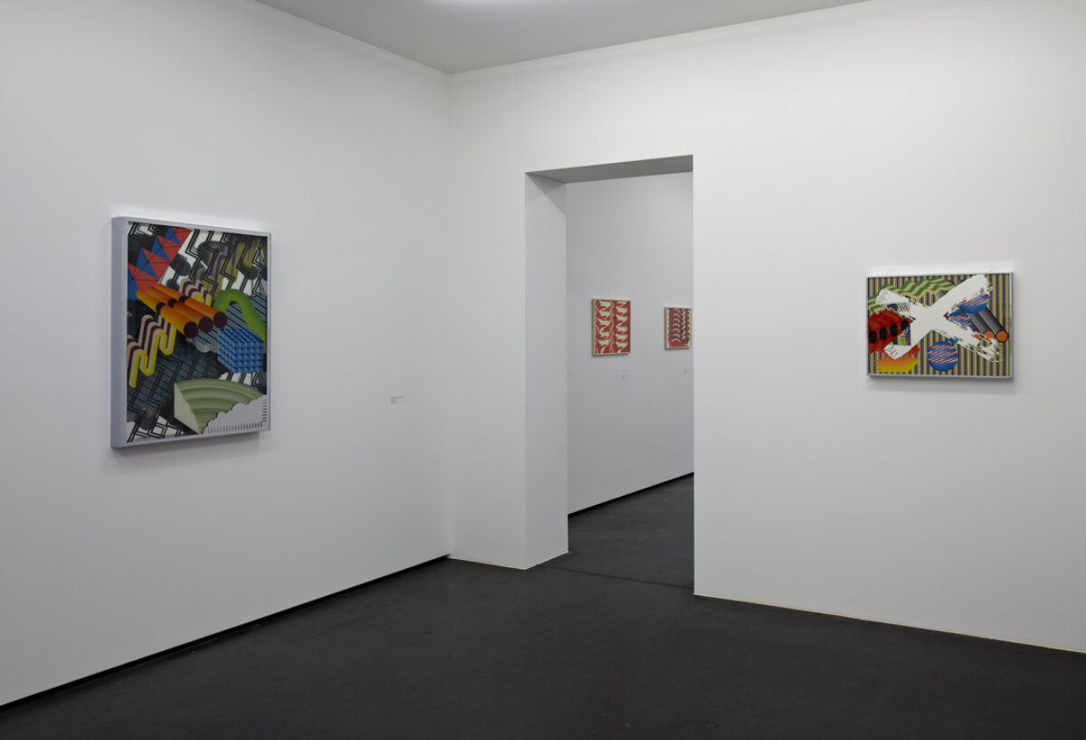 Ausstellungsansicht mit verschiedenen Kunstwerken im Aargauer Kunsthaus