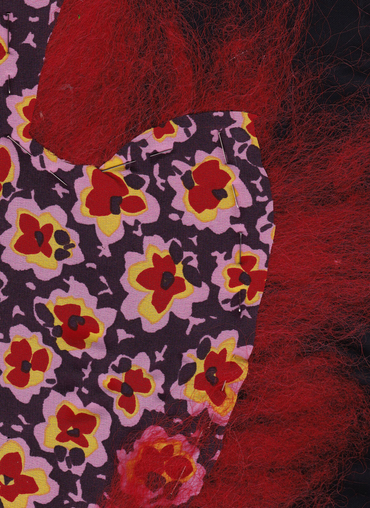 Eine Collage aus zwei verschiedenen Stoffen.