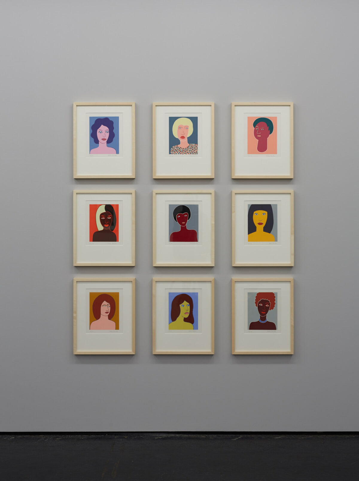 Ausstellungsansicht mit verschiedenen Kunstwerken im Aargauer Kunsthaus