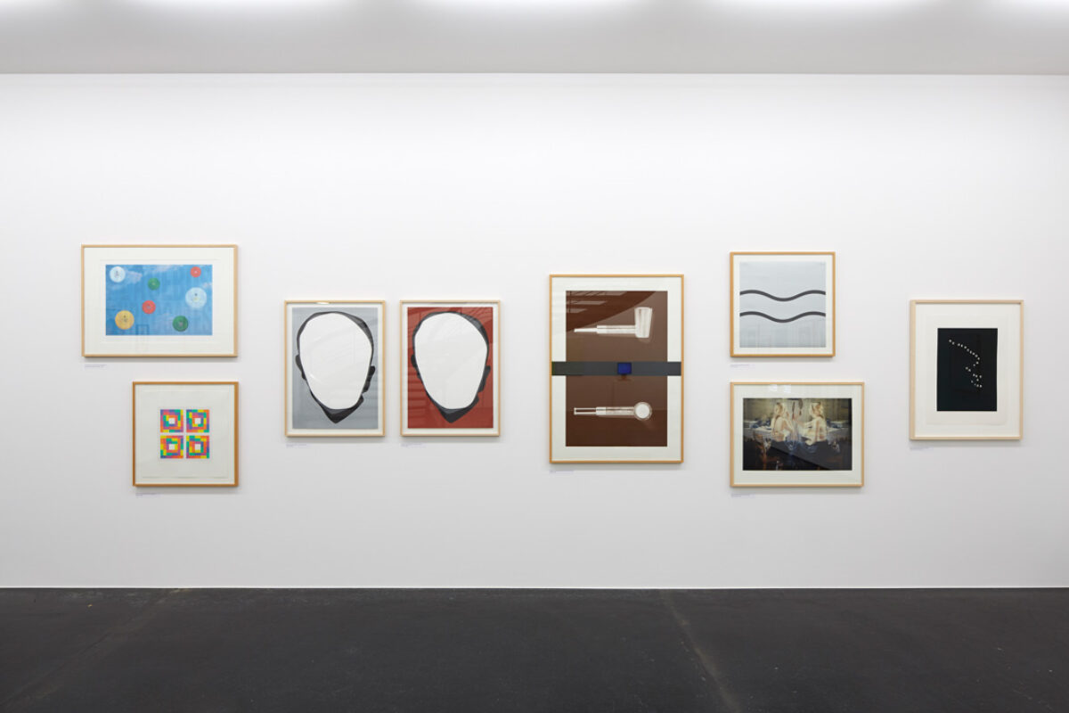 Ausstellungsansicht mit verschiedenen Kunstwerken im Aargauer Kunsthaus