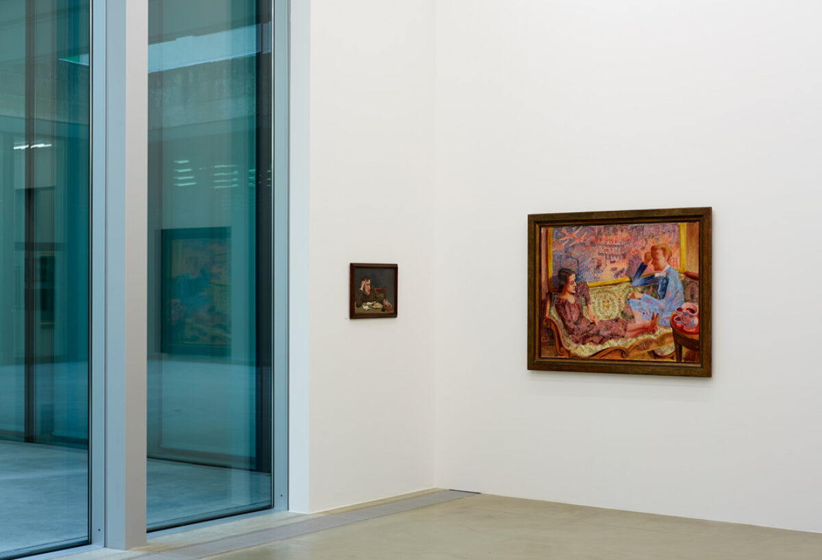 Ausstellungsansicht mit verschiedenen Kunstwerken im Aargauer Kunsthaus