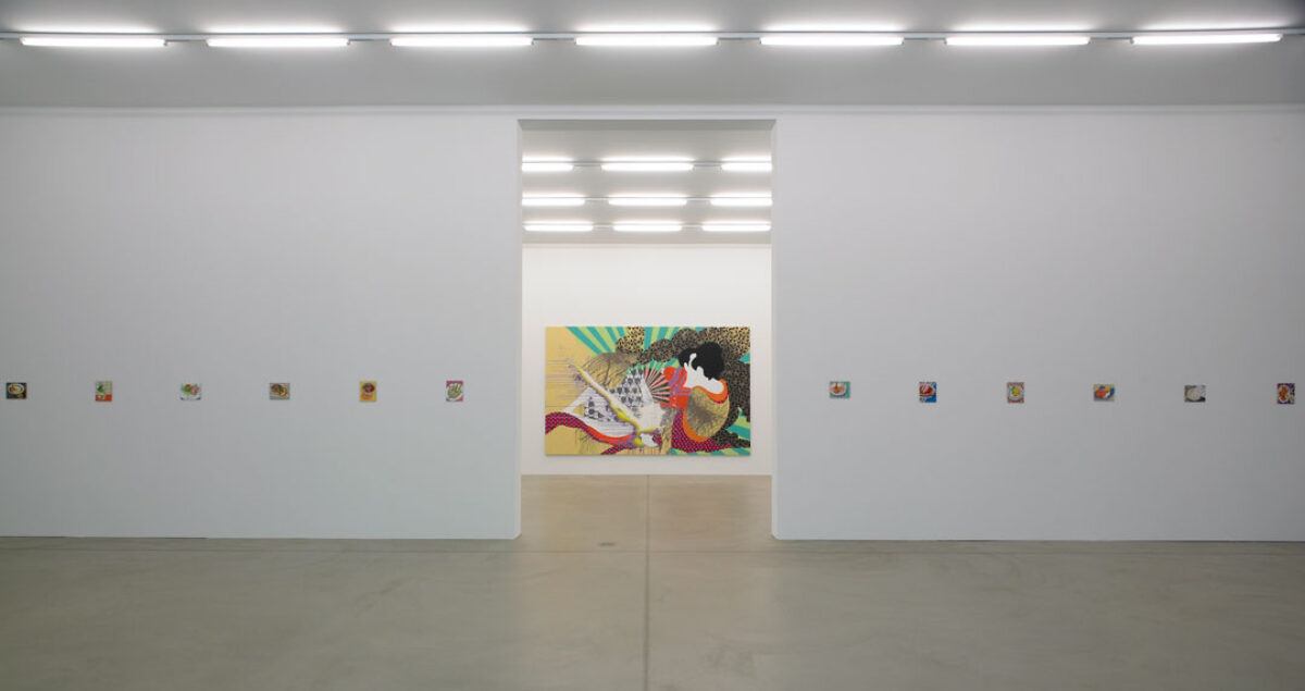 Ausstellungsansicht mit verschiedenen Kunstwerken im Aargauer Kunsthaus