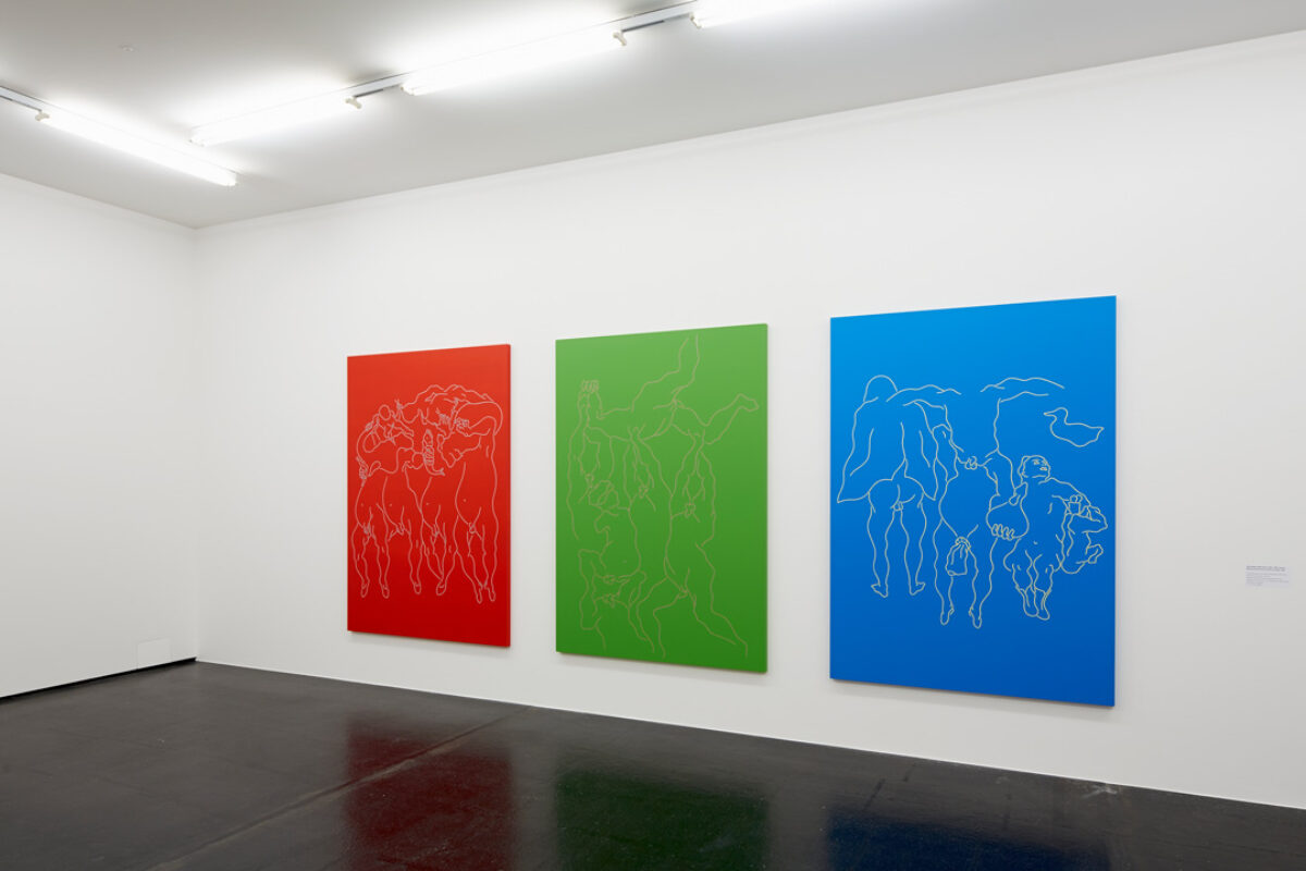 Ausstellungsansicht mit verschiedenen Kunstwerken im Aargauer Kunsthaus