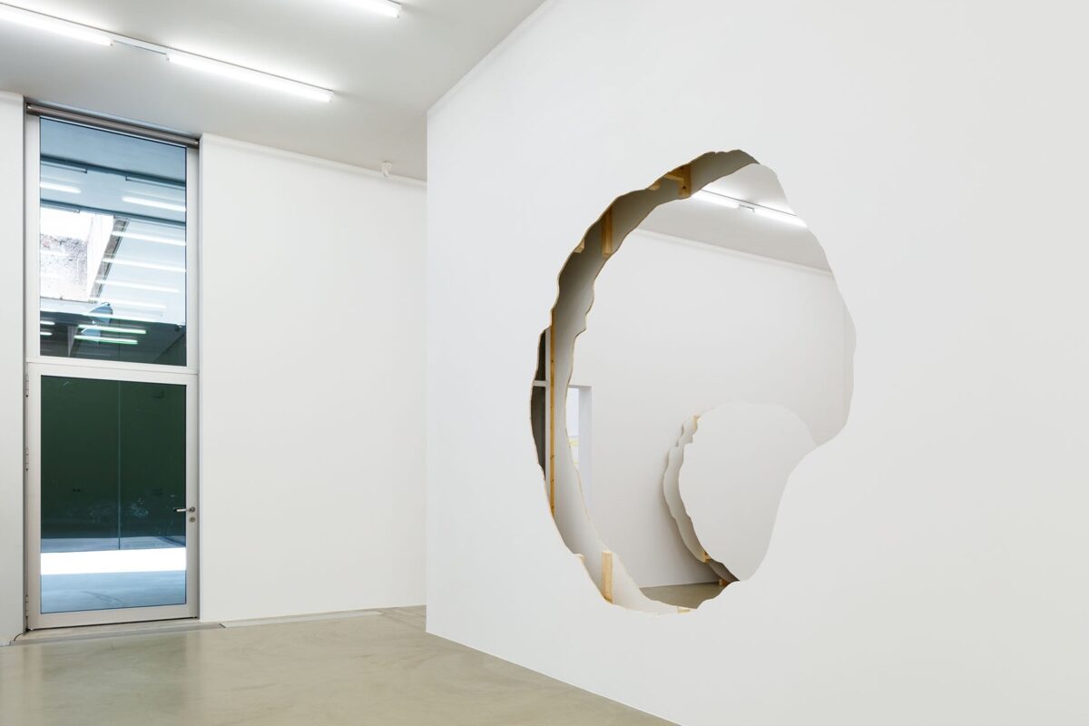 Urs Fischer, The Intelligence of Flowers, 2003-2005