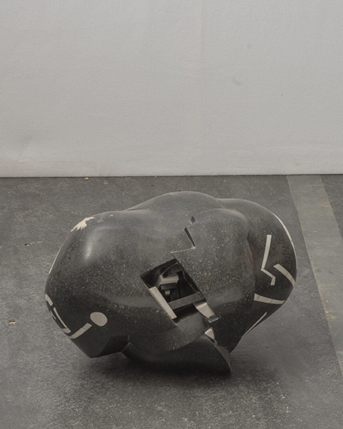 Robert Müller, Uovo di Corvo, 1976 / 1977