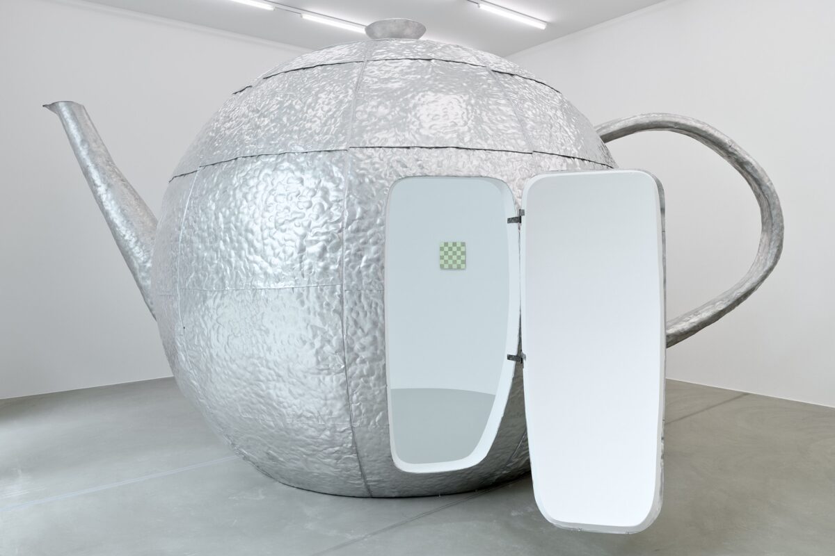 Mai-Thu Perret, Little Planetary Harmony, 2006