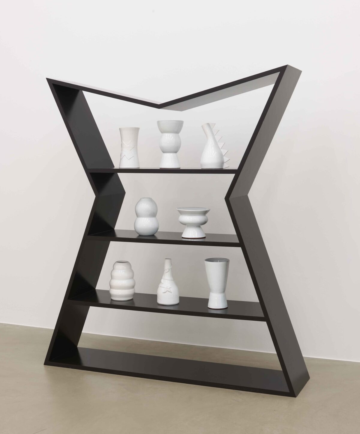 Mai-Thu Perret, Ornament and Crime no 1, 2004
